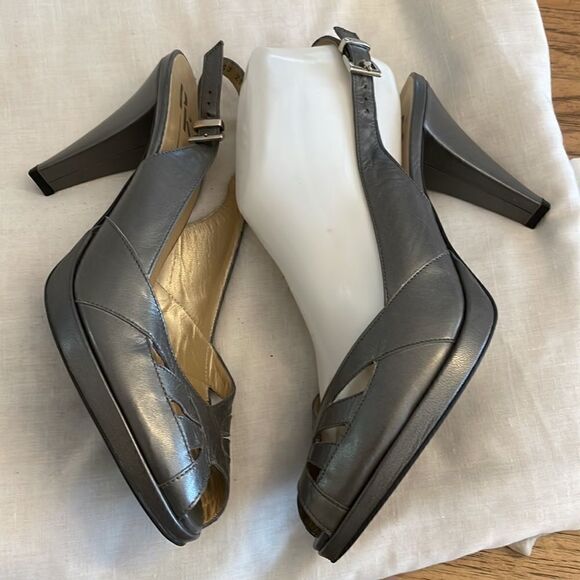 PETER KAISER GREY LEATHER PLATFORM SANDALS.  NEW - Picture 1 of 9